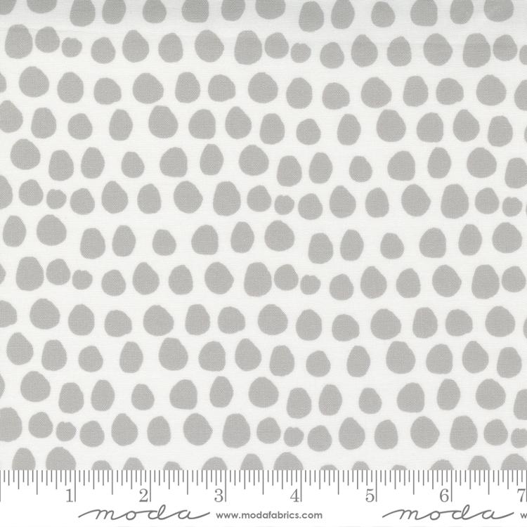 Little Ducklings White 25107 11 Moda #1